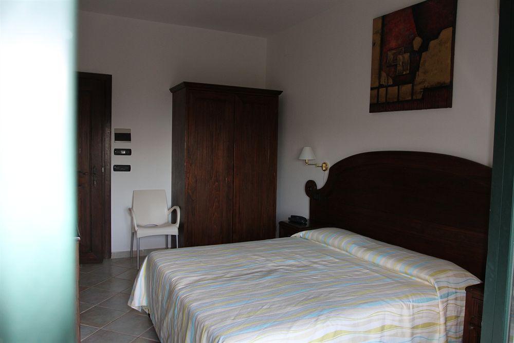 Hotel Mediterraneo Santa Maria Navarrese Eksteriør bilde