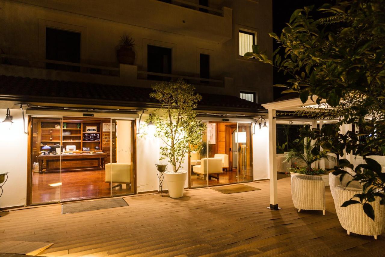 Hotel Mediterraneo Santa Maria Navarrese Eksteriør bilde